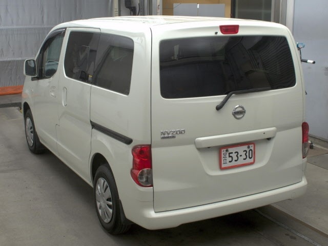 NISSAN NV200