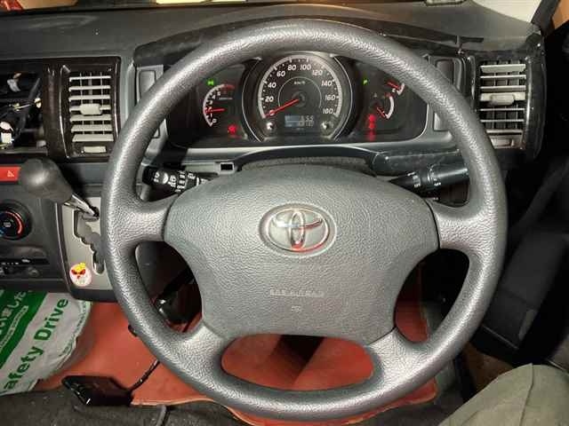 TOYOTA REGIUS ACE