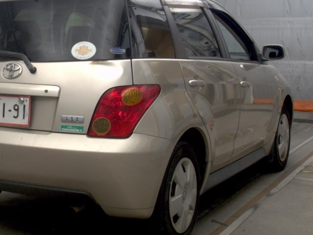 TOYOTA IST