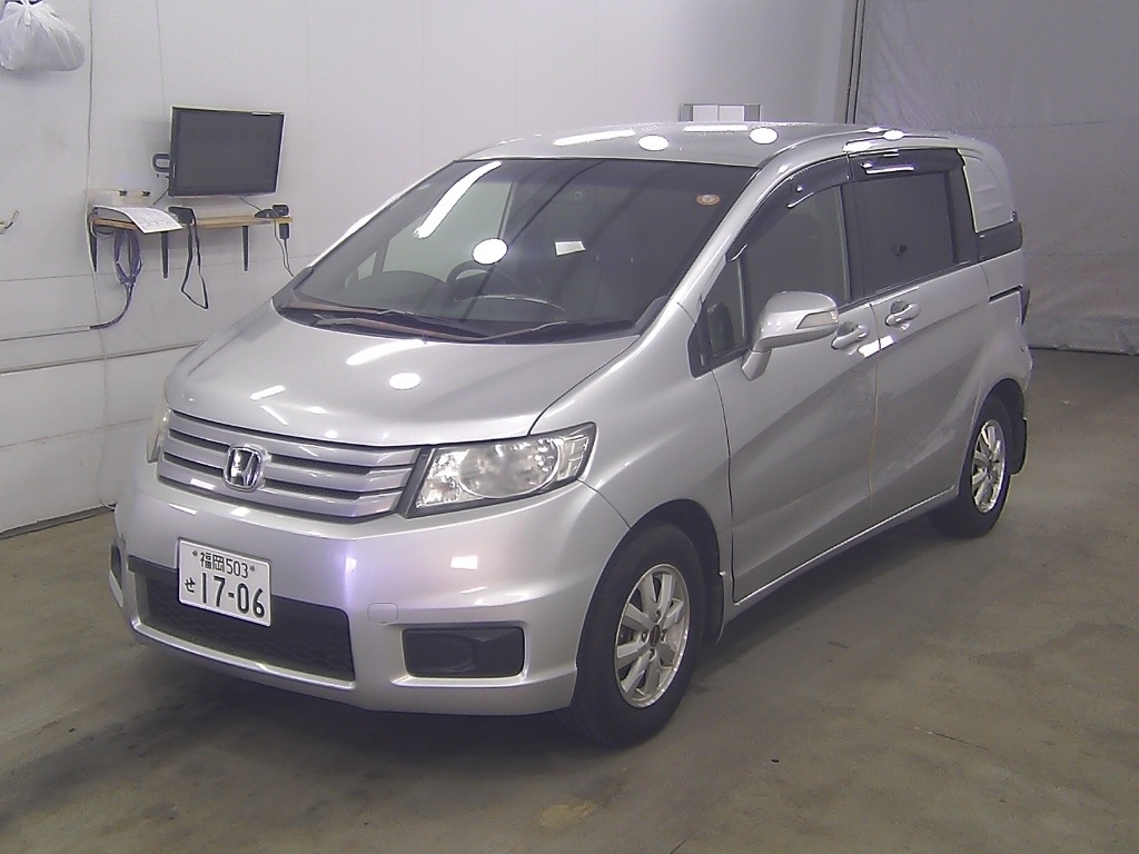 HONDA FREED SPIKE
