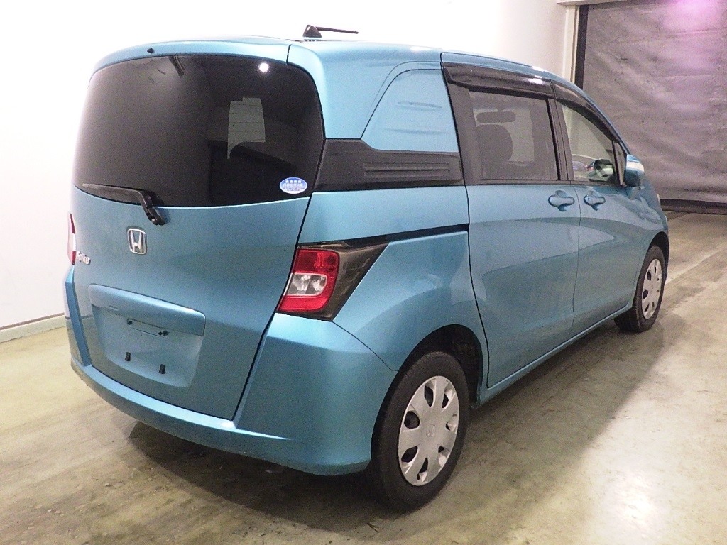 HONDA FREED SPIKE