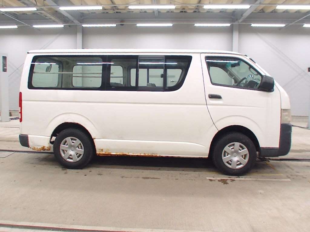 TOYOTA REGIUS ACE