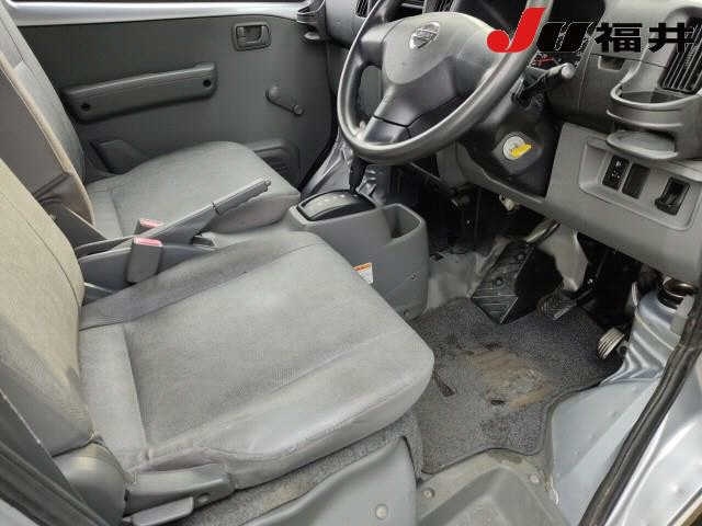NISSAN NV100 CLIPPER
