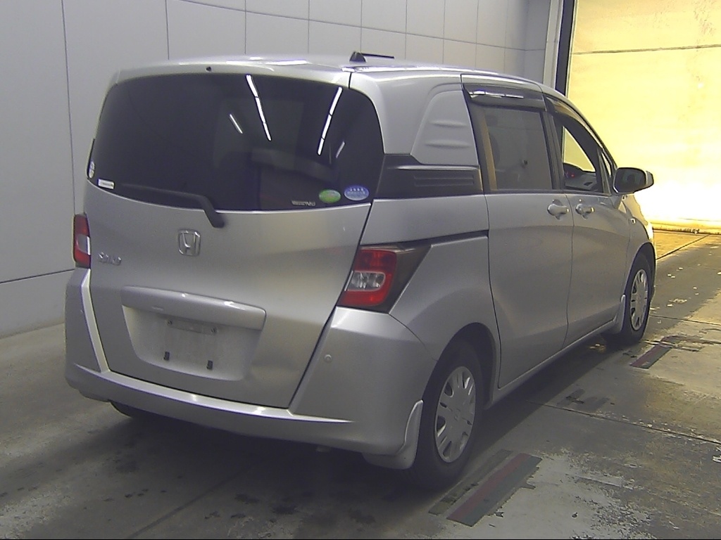 HONDA FREED SPIKE