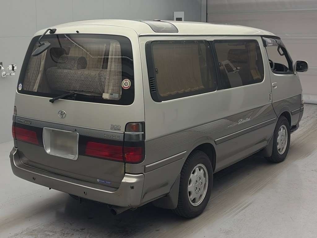TOYOTA HIACE