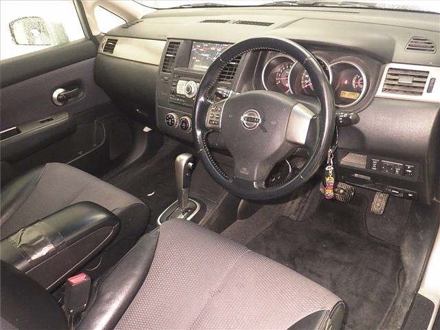 NISSAN TIIDA