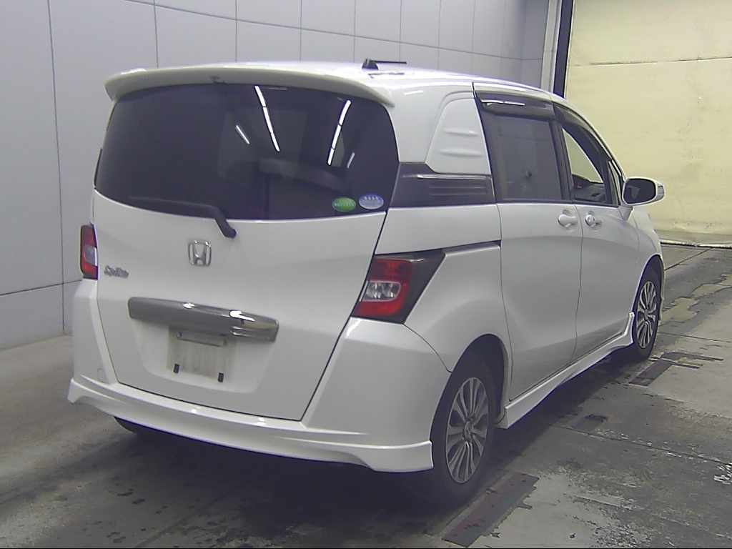 HONDA FREED SPIKE