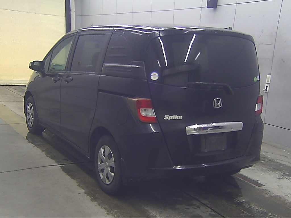 HONDA FREED SPIKE