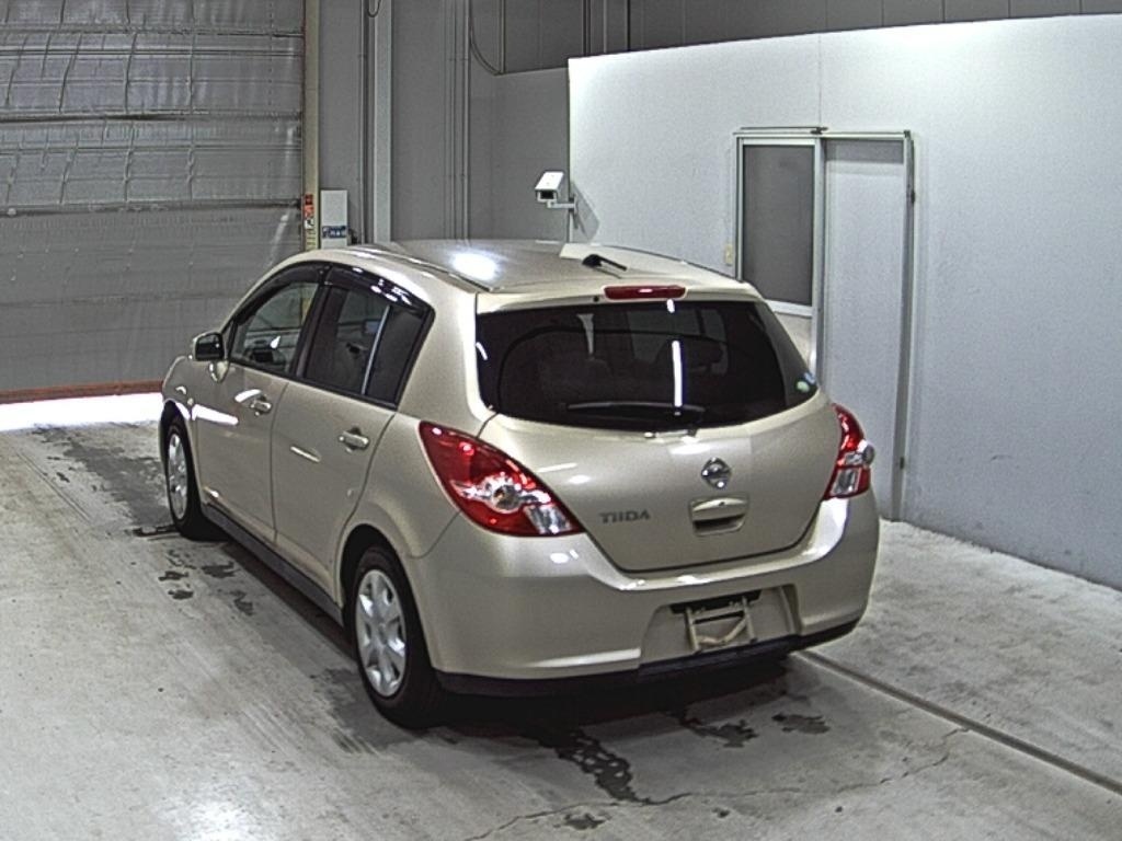 NISSAN TIIDA