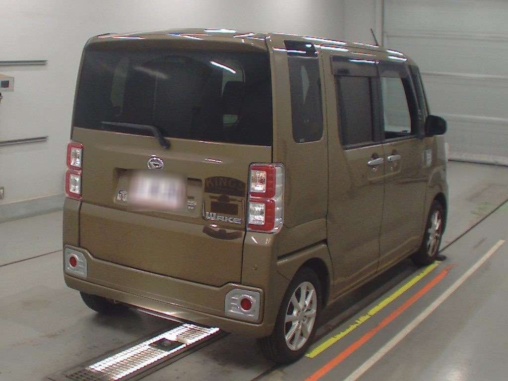 DAIHATSU WAKE