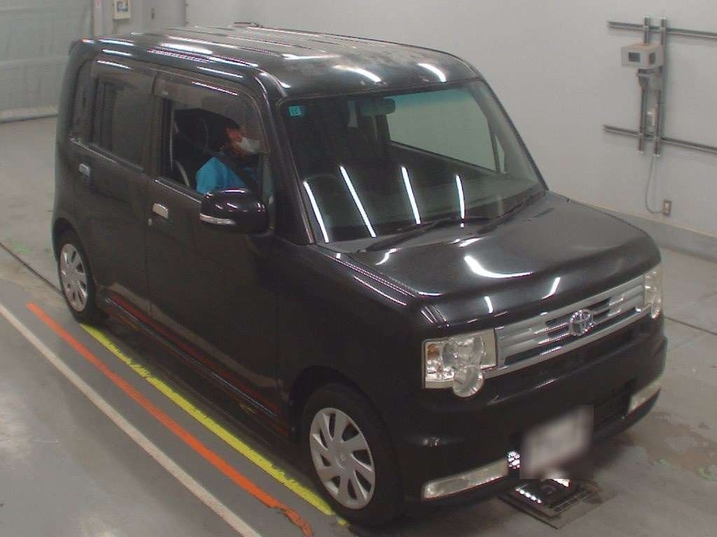 TOYOTA PIXIS SPACE