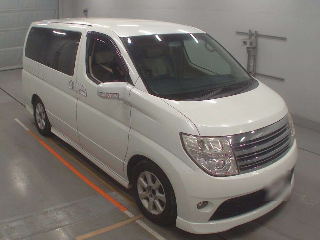 NISSAN ELGRAND