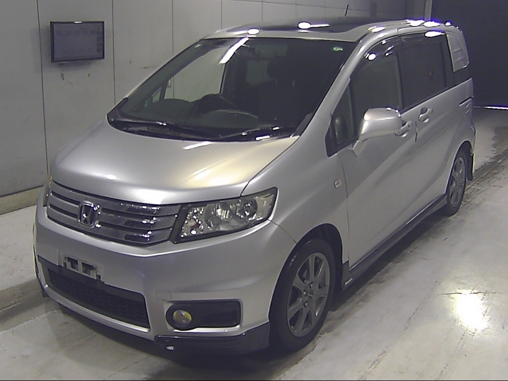 HONDA FREED SPIKE