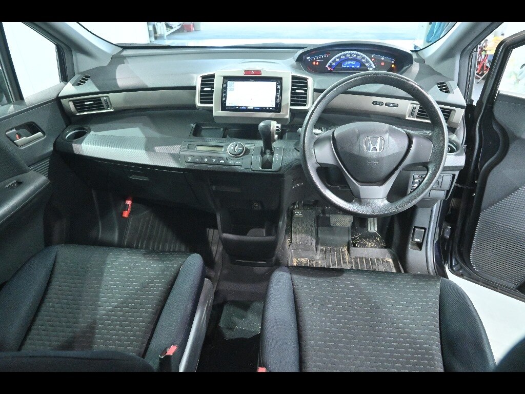 HONDA FREED SPIKE