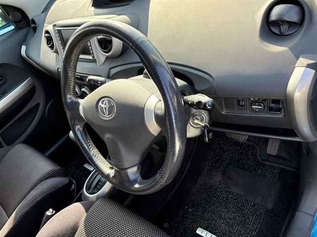 TOYOTA IST