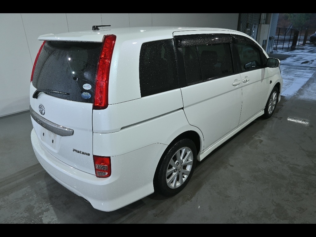 TOYOTA ISIS