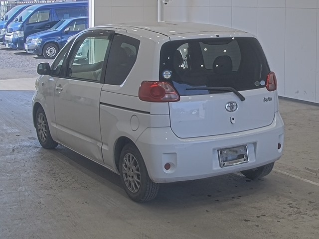 TOYOTA PORTE