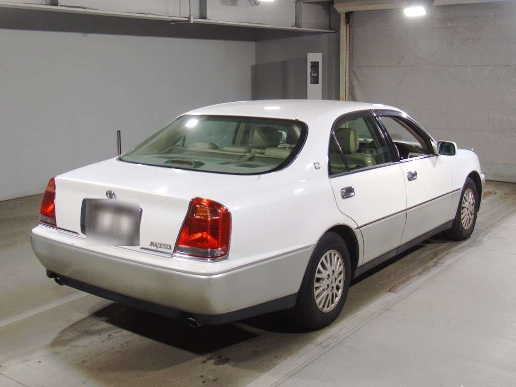 TOYOTA CROWN MAJESTA
