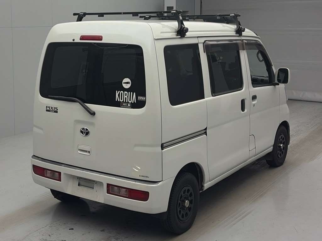 TOYOTA PIXIS VAN