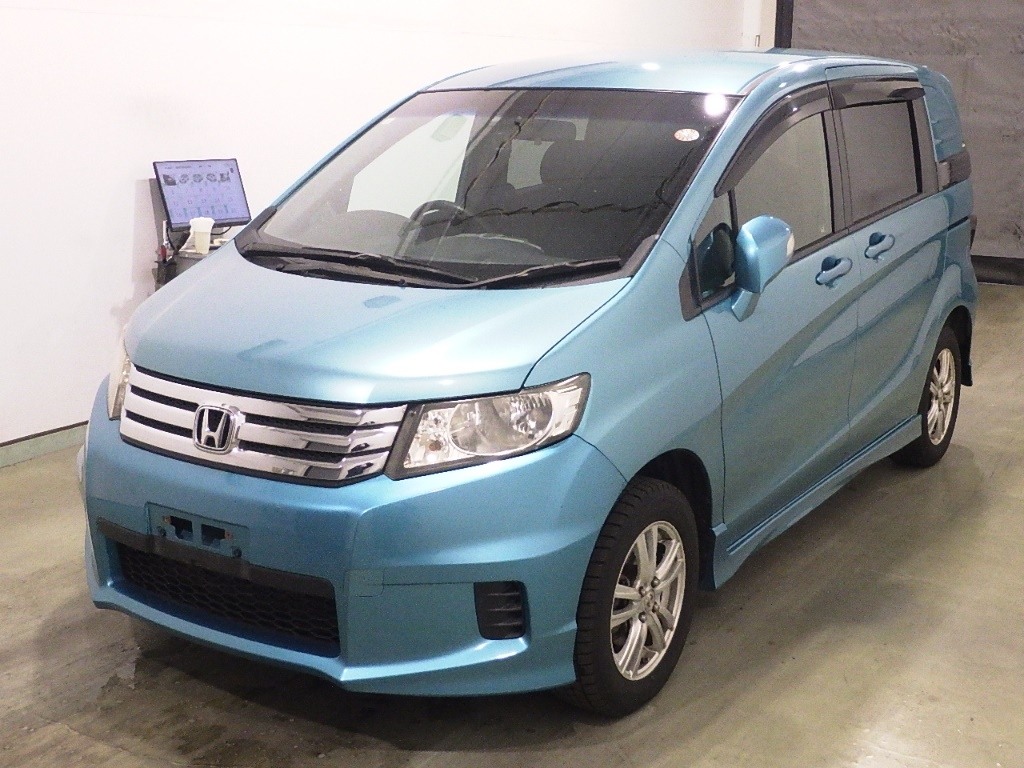 HONDA FREED SPIKE