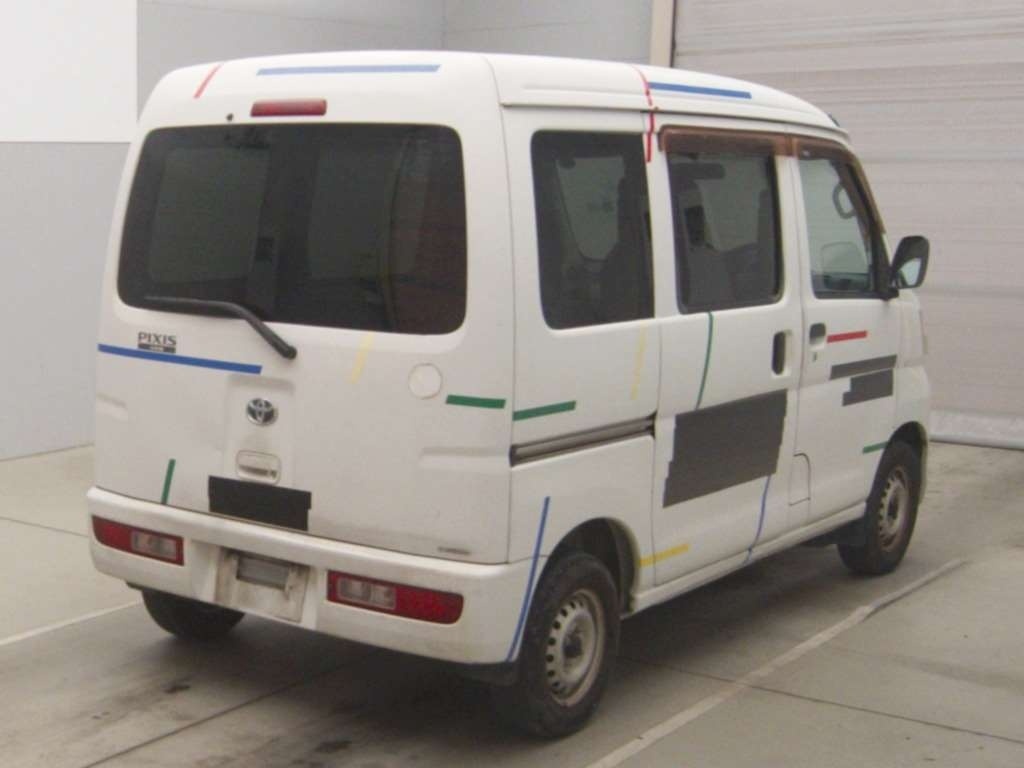 TOYOTA PIXIS VAN