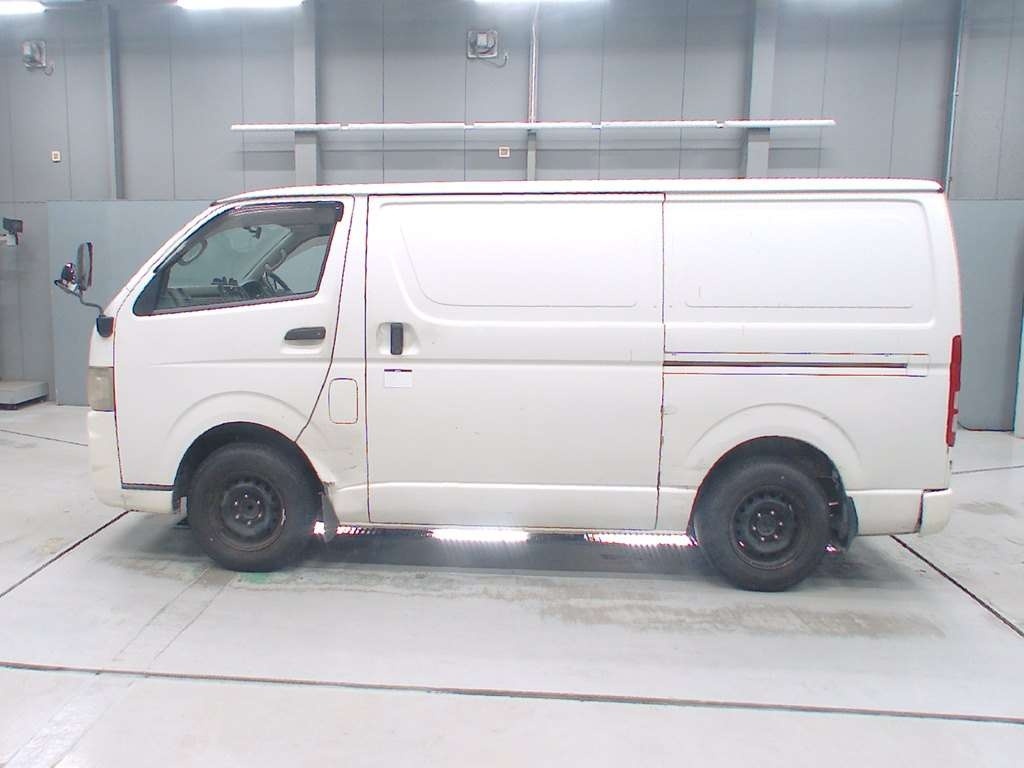 TOYOTA REGIUS ACE