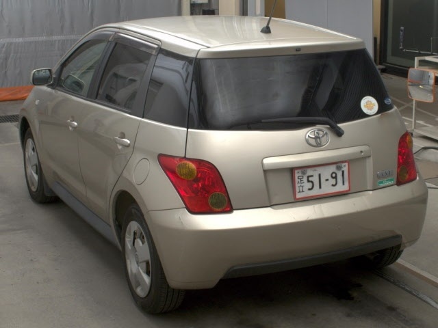 TOYOTA IST