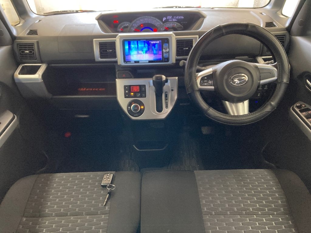 DAIHATSU WAKE