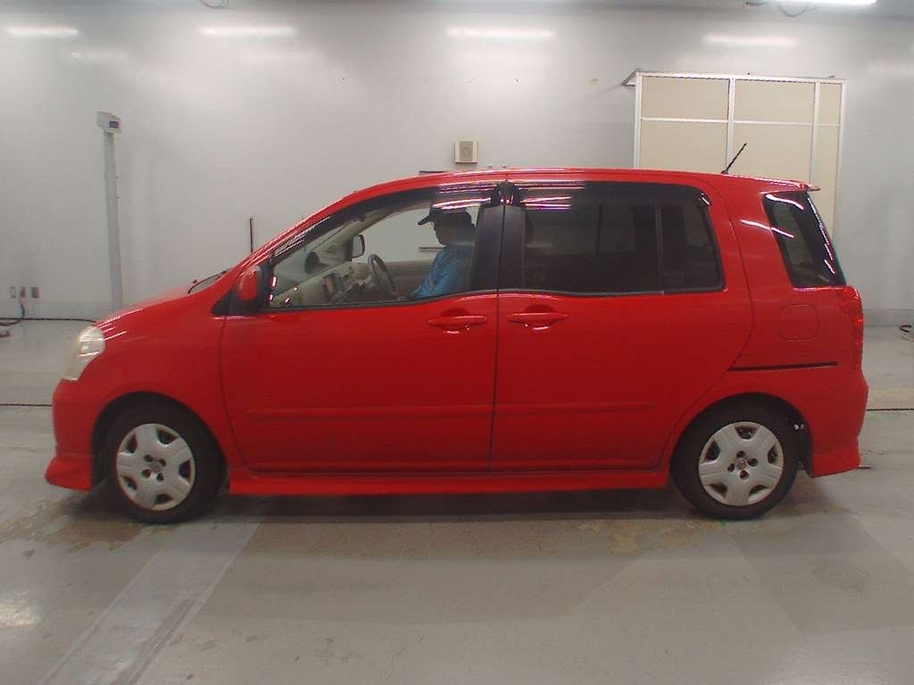 TOYOTA RAUM