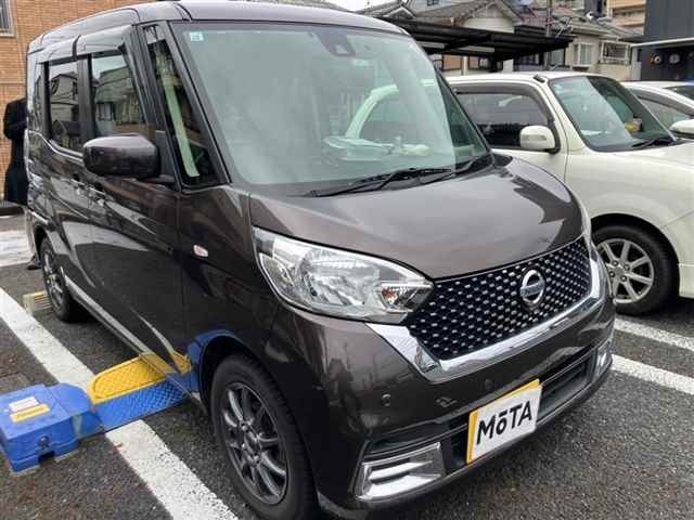 NISSAN DAYZ ROOX