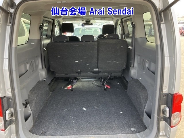 NISSAN NV200