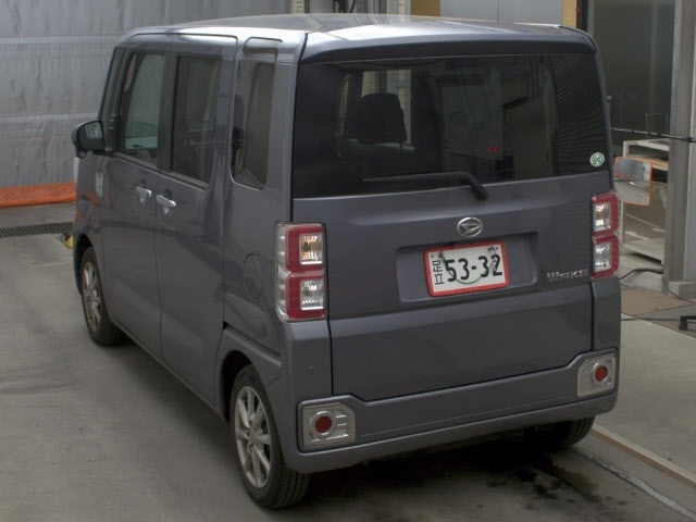 DAIHATSU WAKE