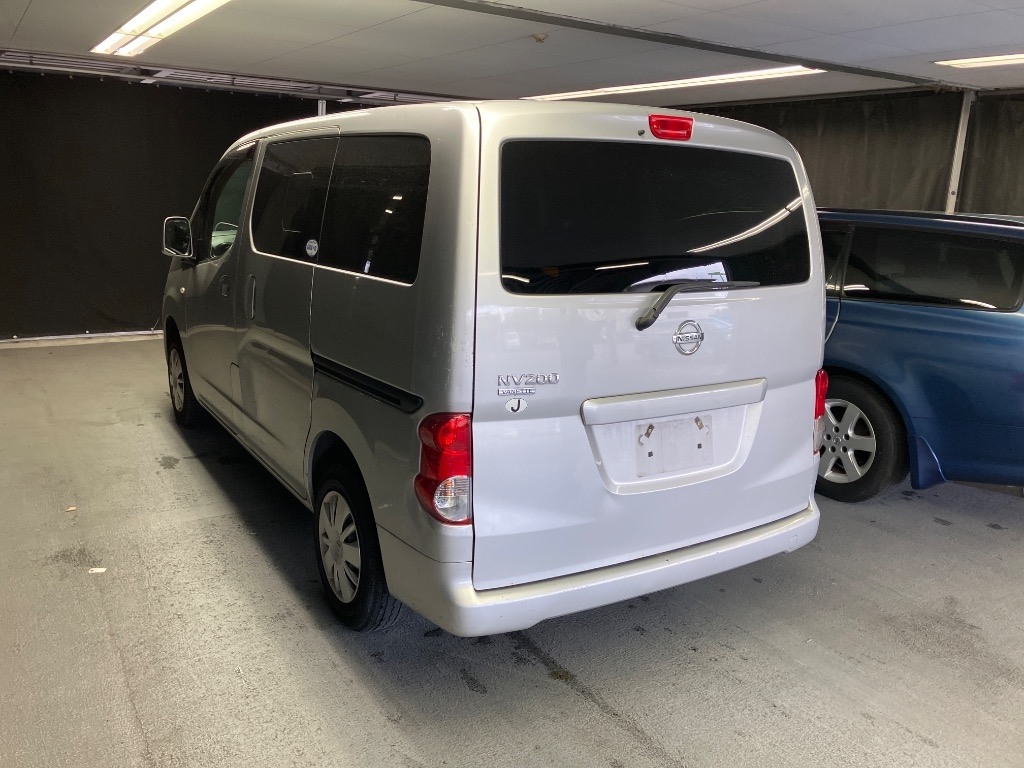NISSAN NV200