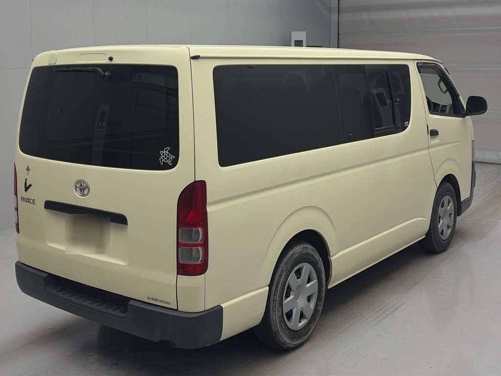 TOYOTA REGIUS ACE