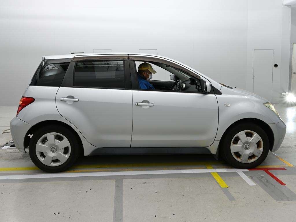 TOYOTA IST