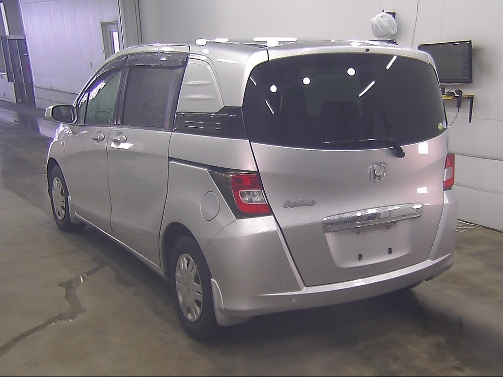 HONDA FREED SPIKE