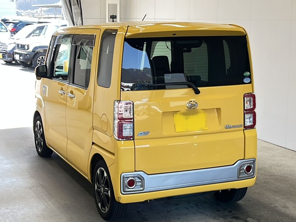 DAIHATSU WAKE
