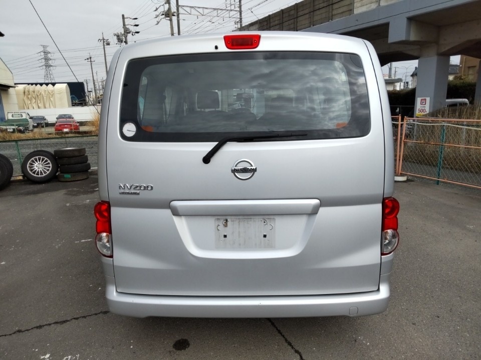 NISSAN NV200
