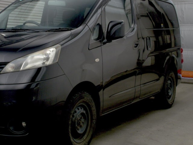 NISSAN NV200