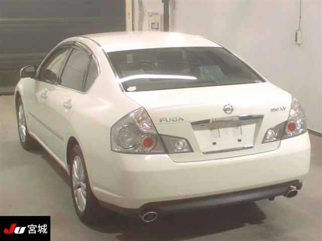 NISSAN FUGA