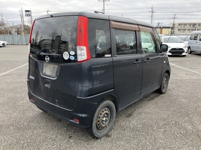 NISSAN ROOX