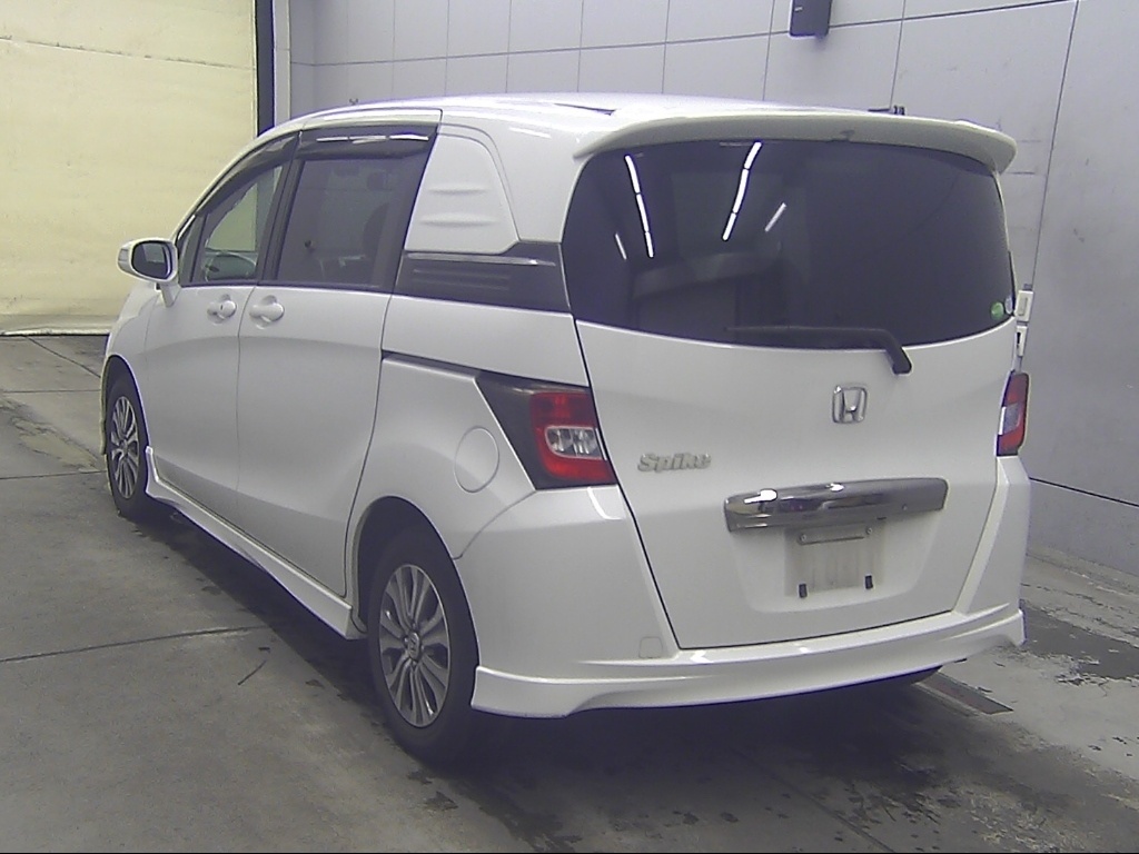 HONDA FREED SPIKE