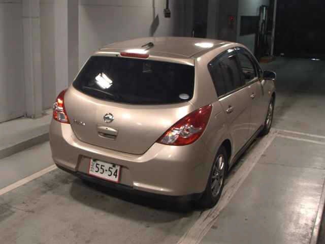 NISSAN TIIDA
