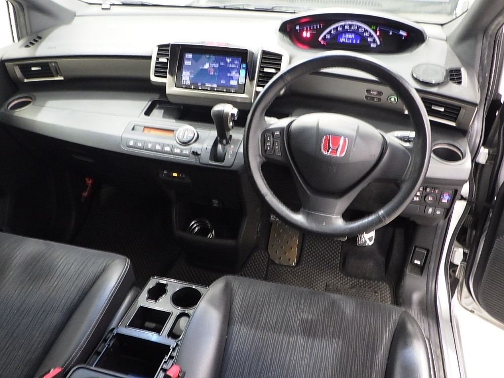 HONDA FREED SPIKE