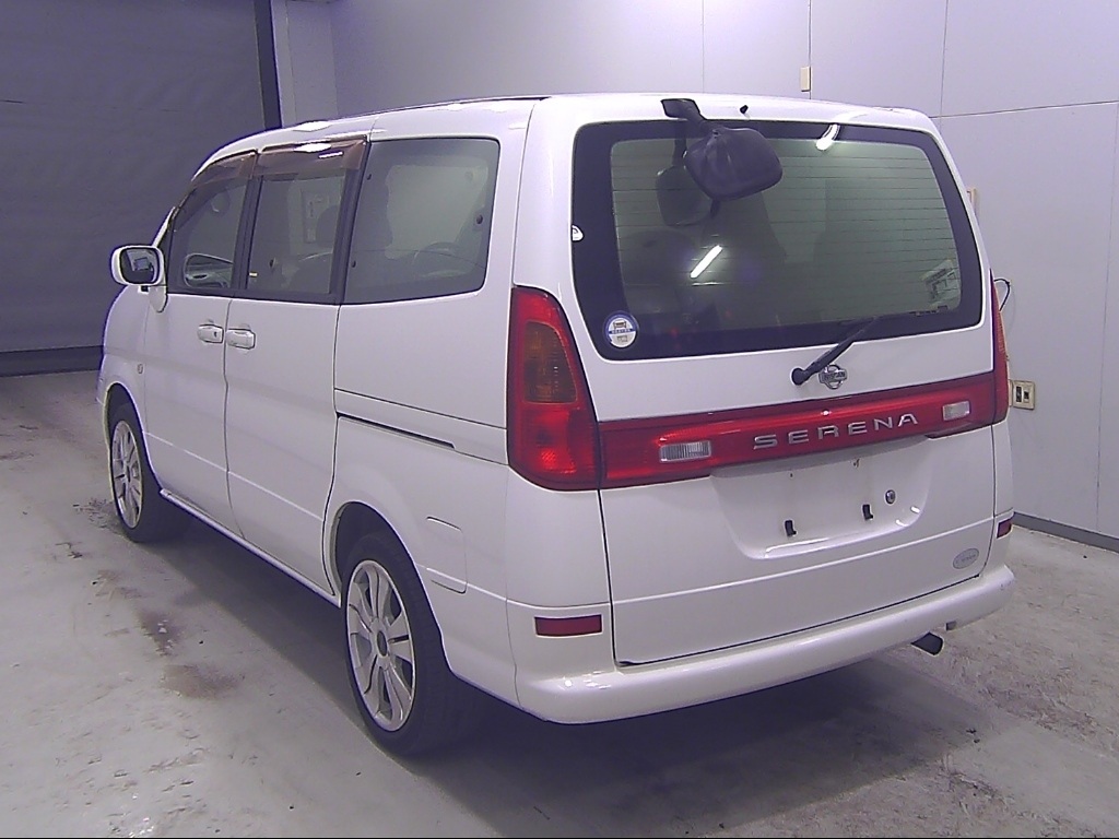 NISSAN SERENA