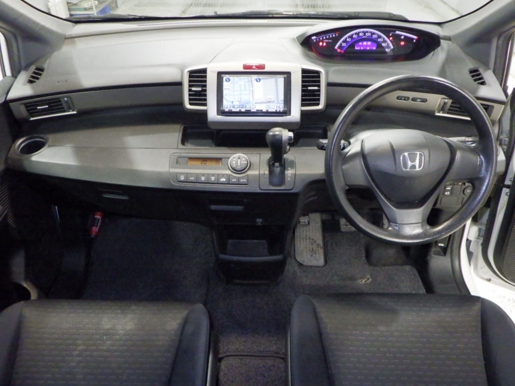 HONDA FREED SPIKE