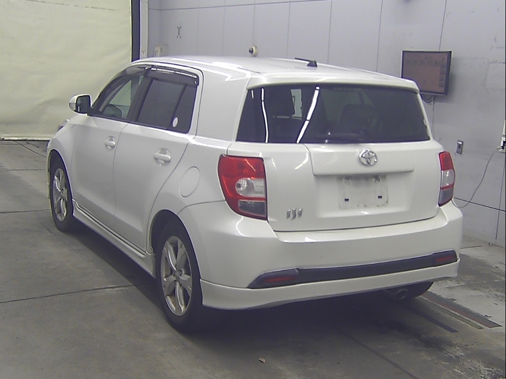 TOYOTA IST