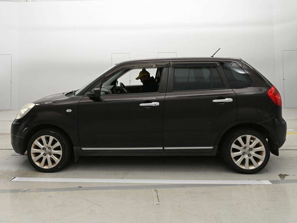 MAZDA VERISA