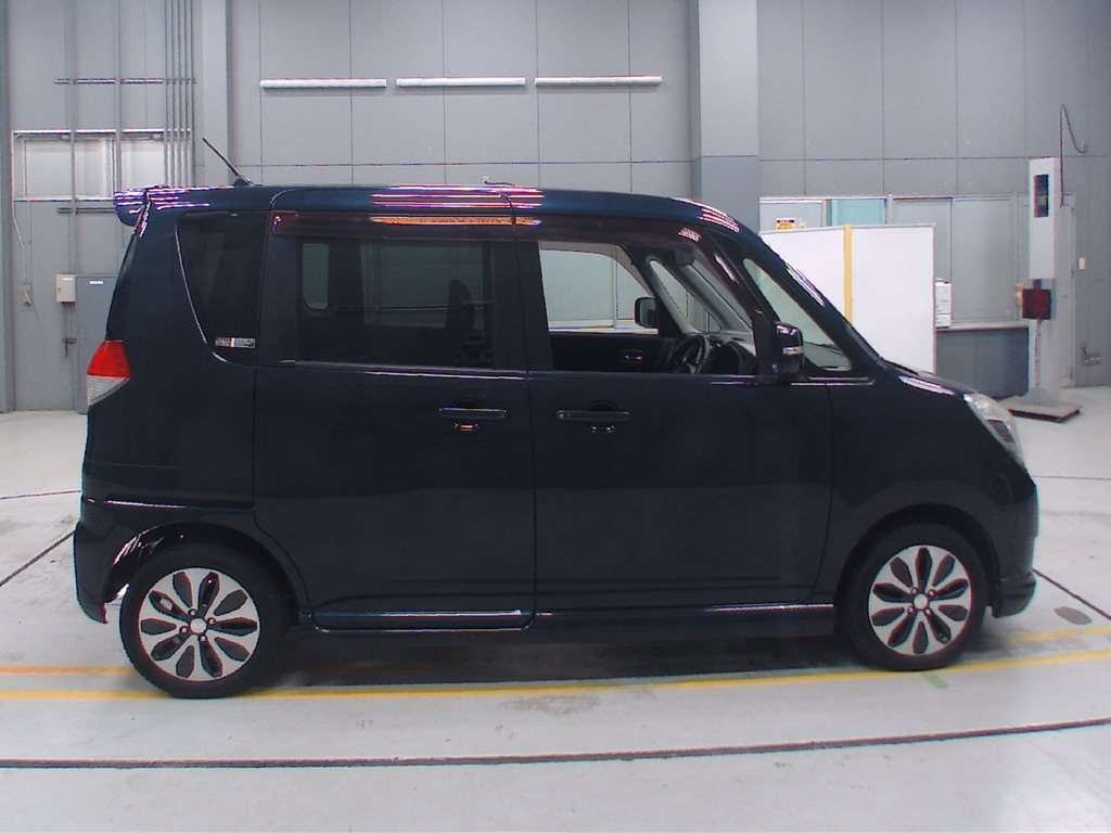 MITSUBISHI DELICA D:2