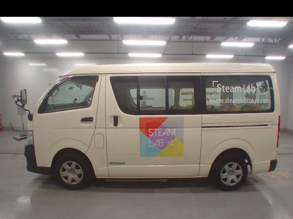 TOYOTA HIACE